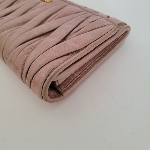 Miu Miu Wallet Matelasse Lilac Purple Large Card Holder Logo Leather Envelope - Picture 10 of 12